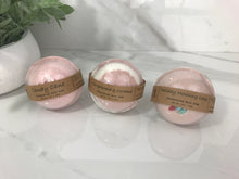 Load image into Gallery viewer, HOLIDAY BATH BOMBS SET
